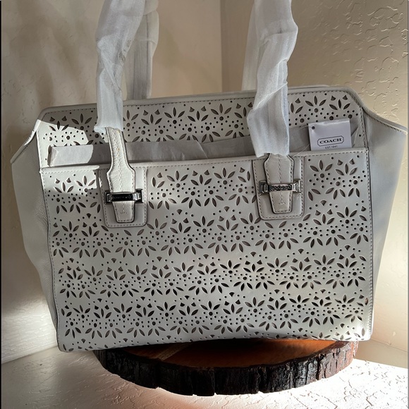 NWT TAYLOR EYELET LEATHER CARRYALL (COACH F27391) - Picture 2 of 13